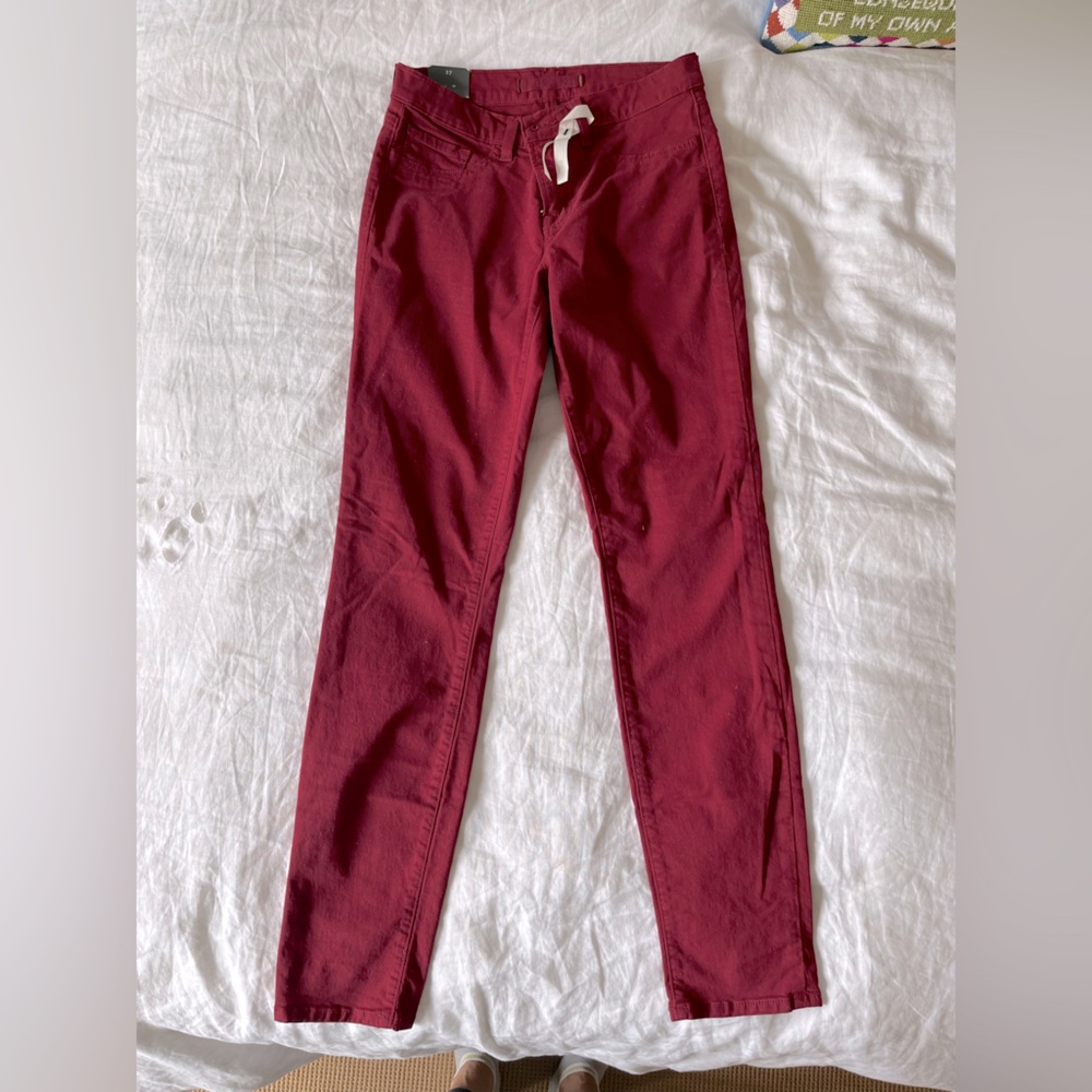 J Brand - maroon skinny jeans - NWT never worn - size 27.